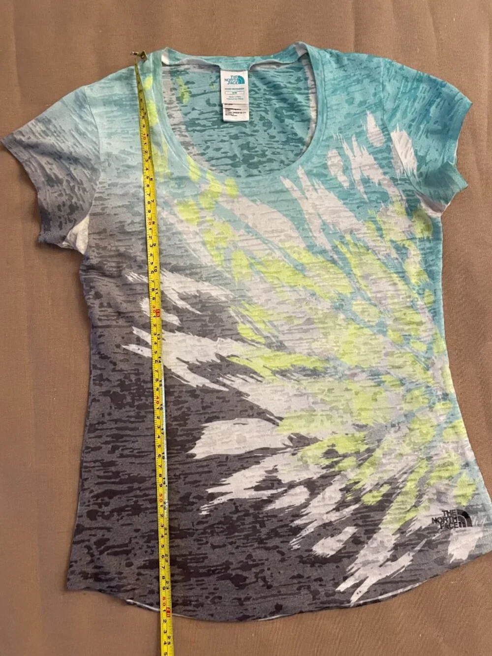 North Face T-Shirt Women's Size M Sheer Breathable Athleisure Hiking Outdoors - Picture 2 of 6
